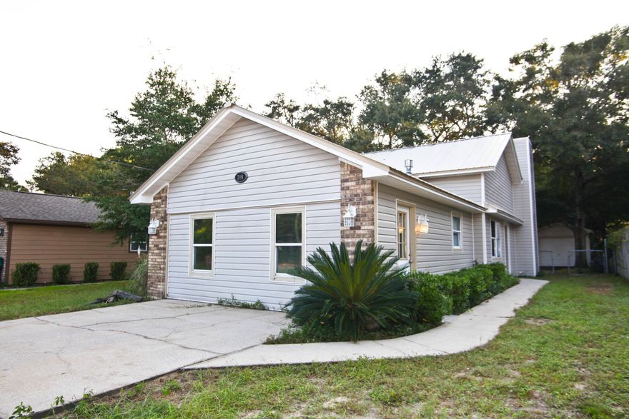 This home is in need of a little TLC and is being sold as-is for 5 days. After those 5 days, the price will be raised after undergoing the following upgrades: new interior paint, ceiling fans, light fixtures, carpeting, and granite countertops. Home is conveniently located near Eglin and Hurlburt Field.