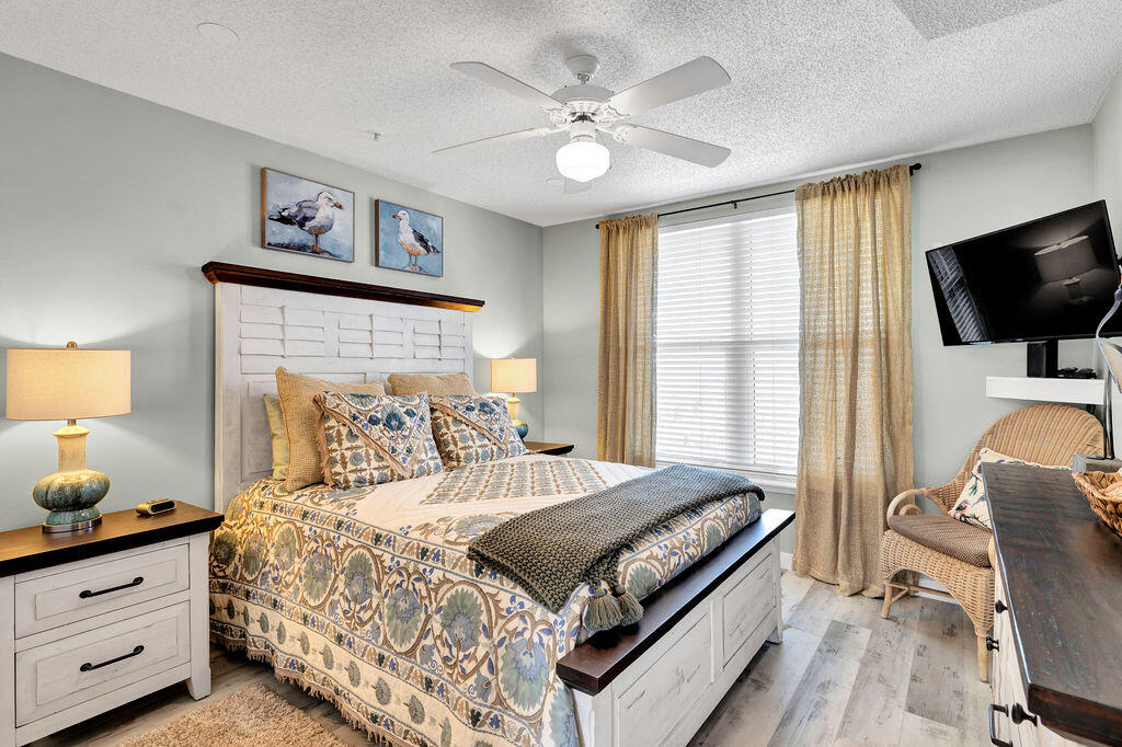 The Palms Condo - Residential