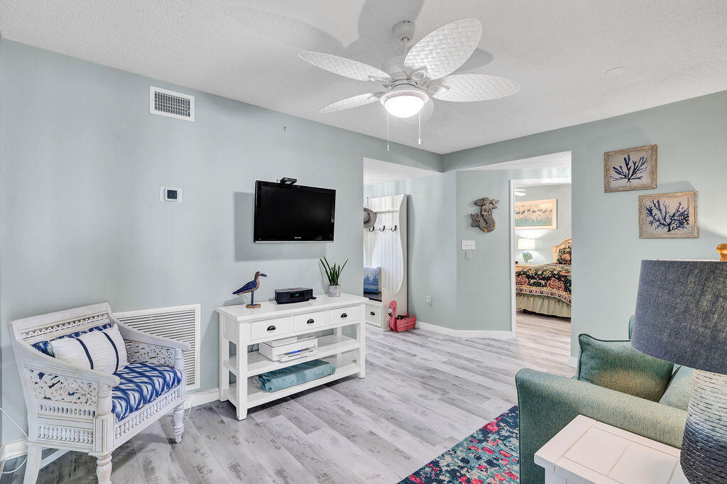 The Palms Condo - Residential