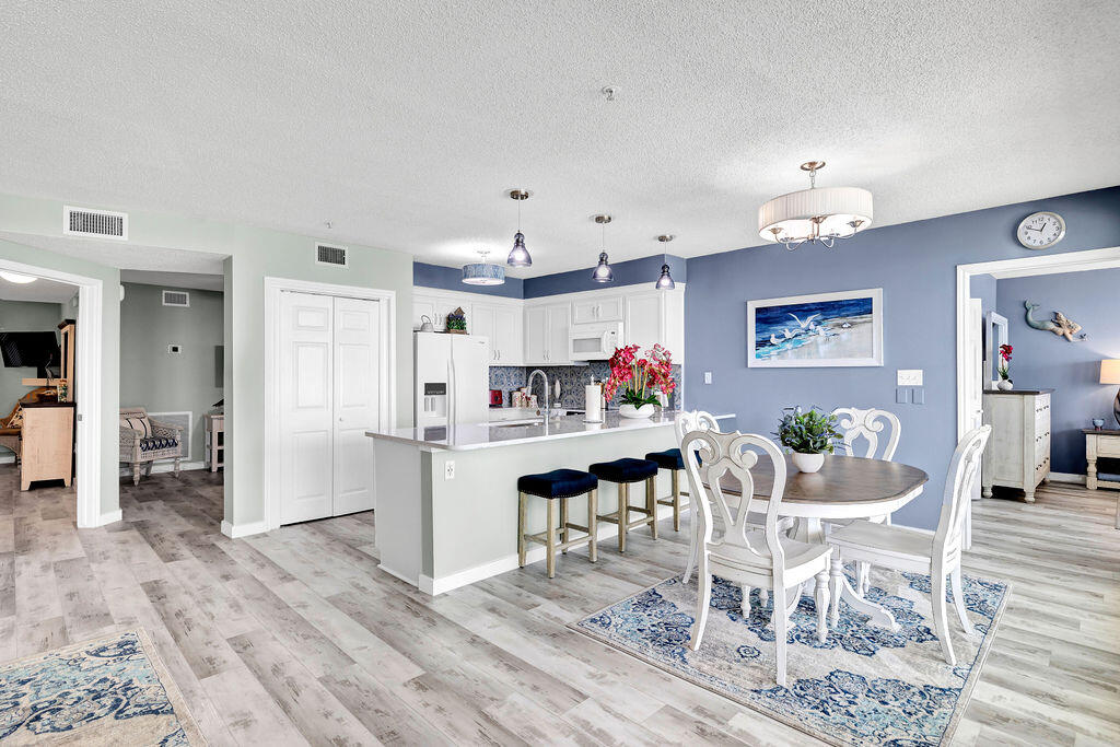 The Palms Condo - Residential