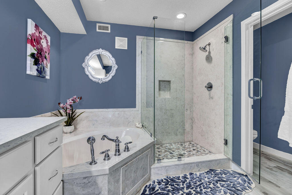 The Palms Condo - Residential
