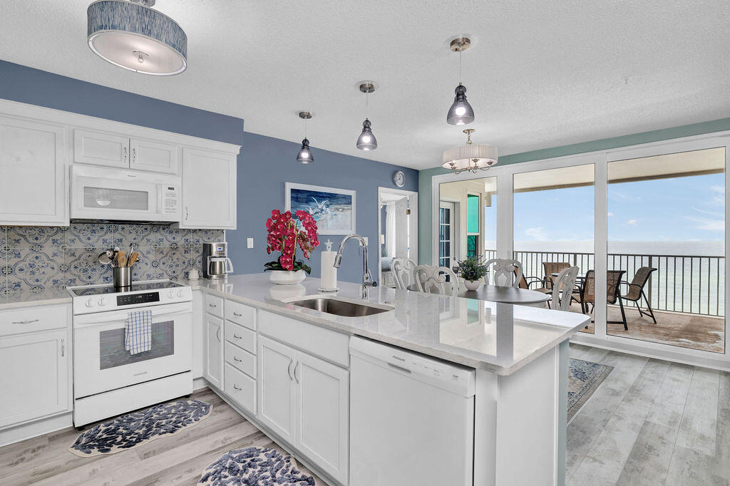 The Palms Condo - Residential