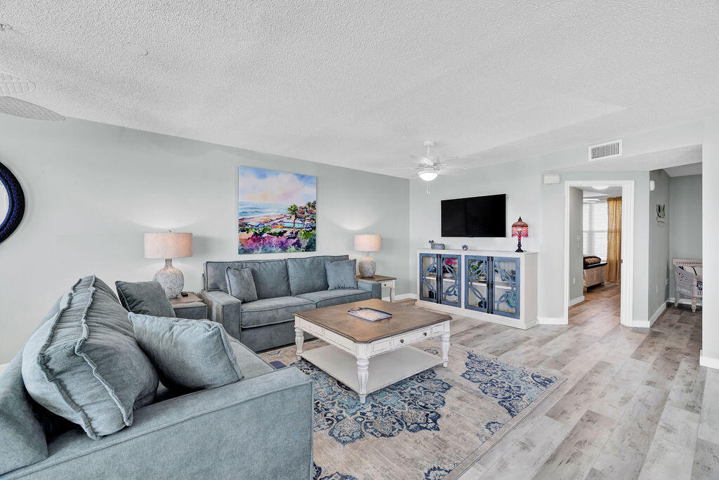 The Palms Condo - Residential