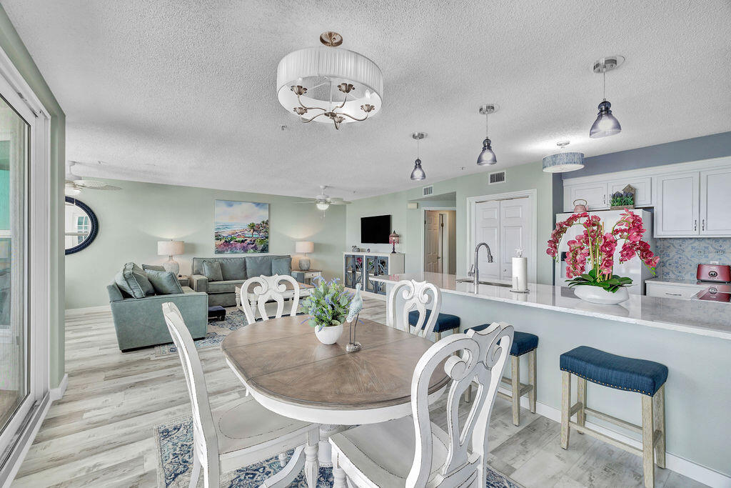 The Palms Condo - Residential