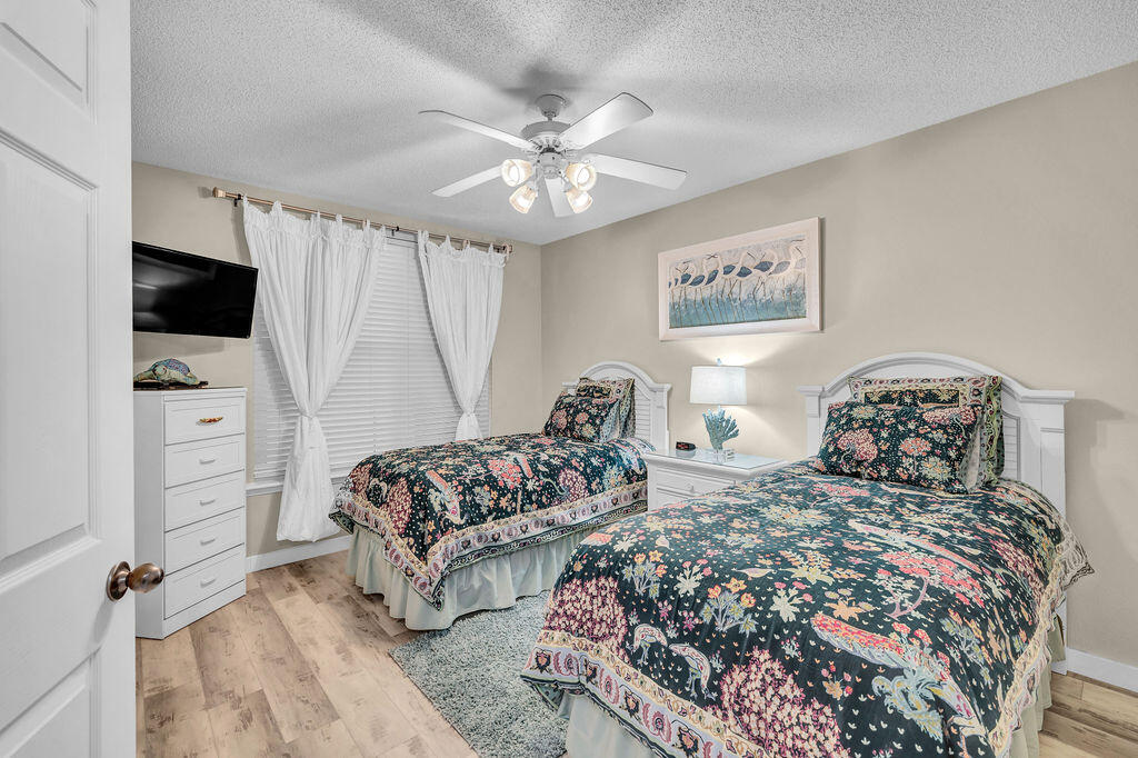 The Palms Condo - Residential