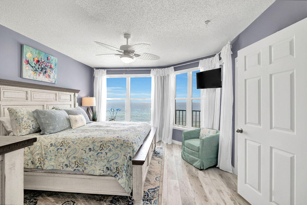 The Palms Condo - Residential
