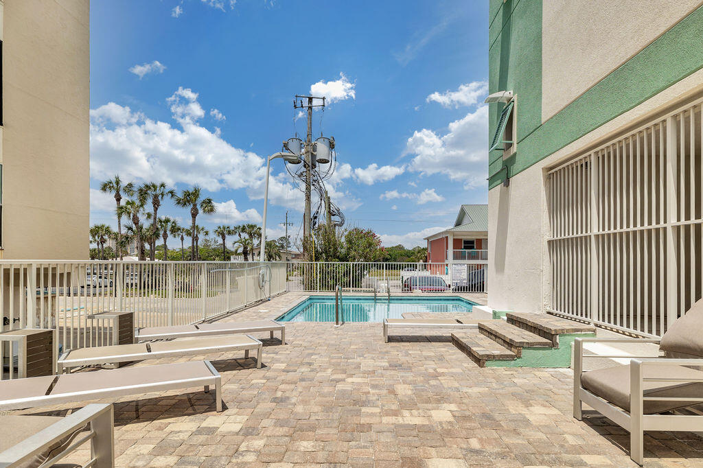 The Palms Condo - Residential