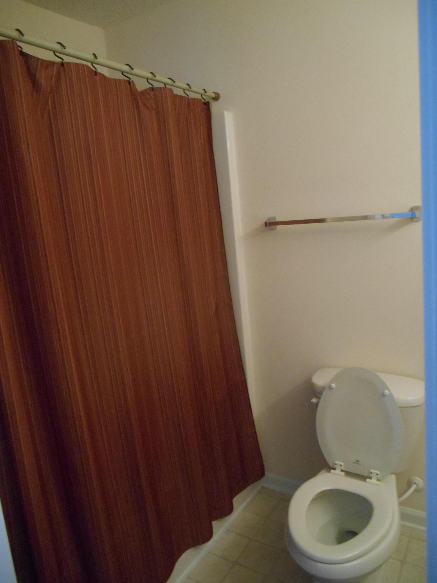 ROLLING PINES - Residential Lease