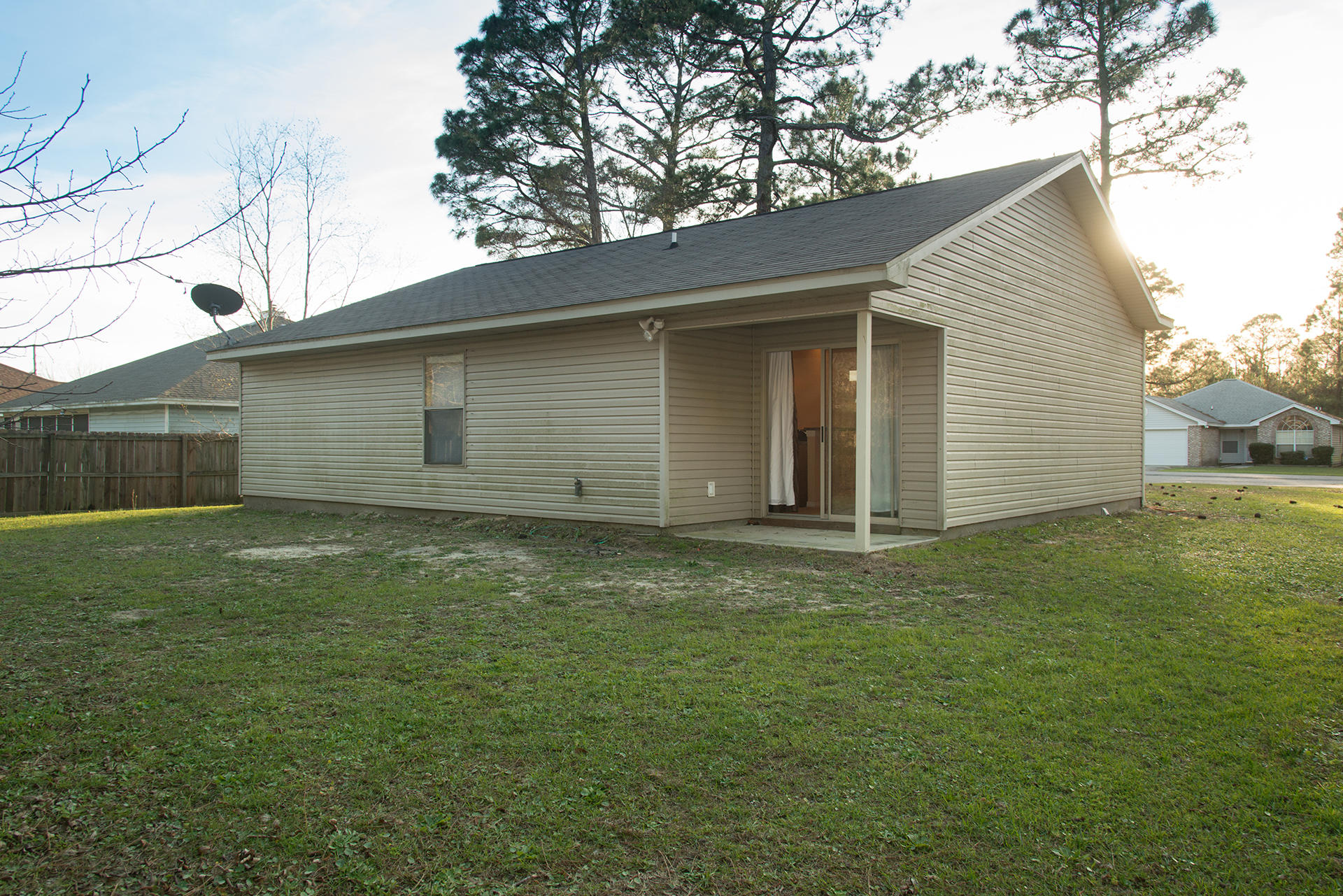 WYNNEHAVEN BEACH ESTATES - Residential Lease