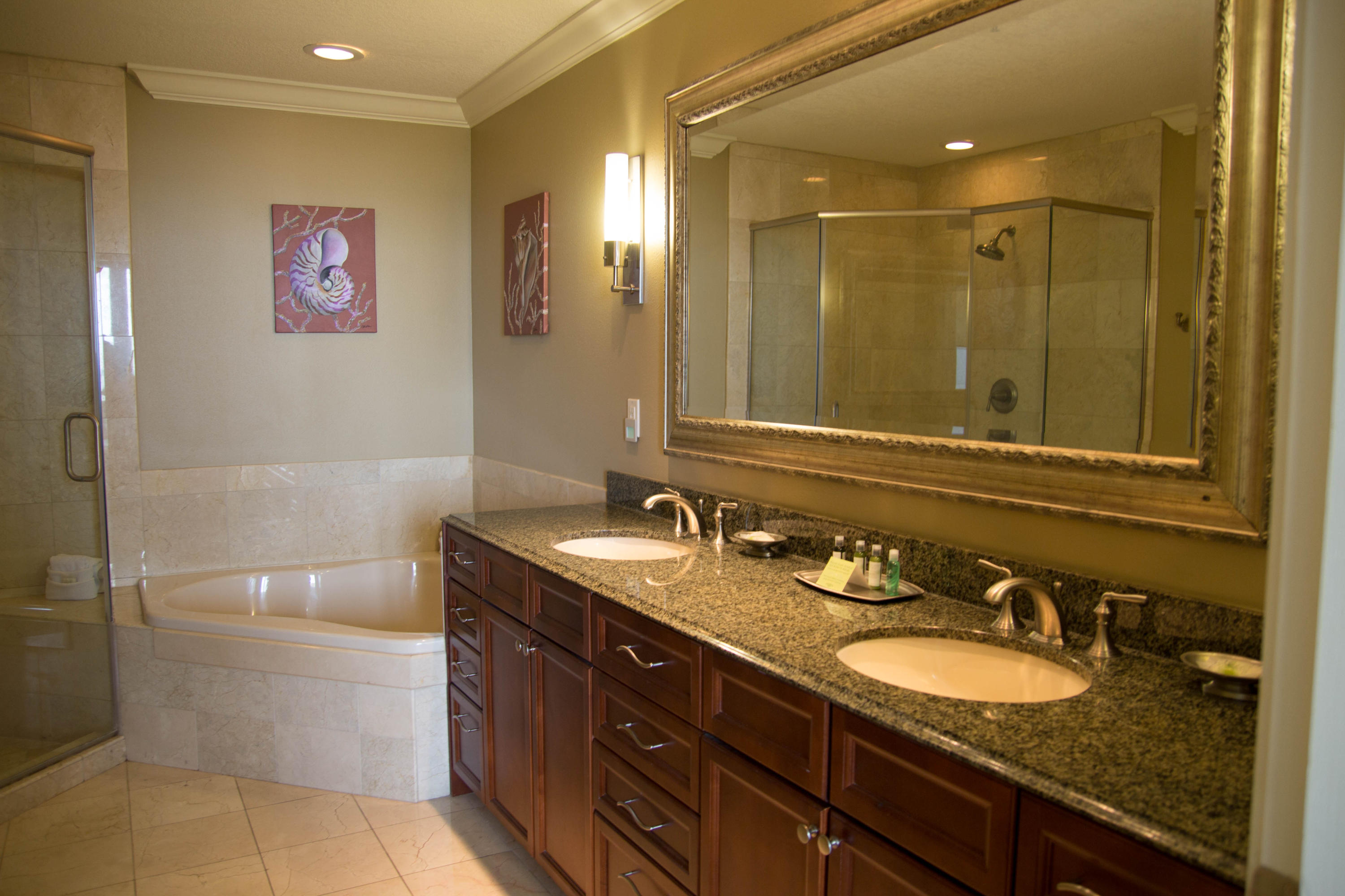 EMERALD GRANDE - Residential