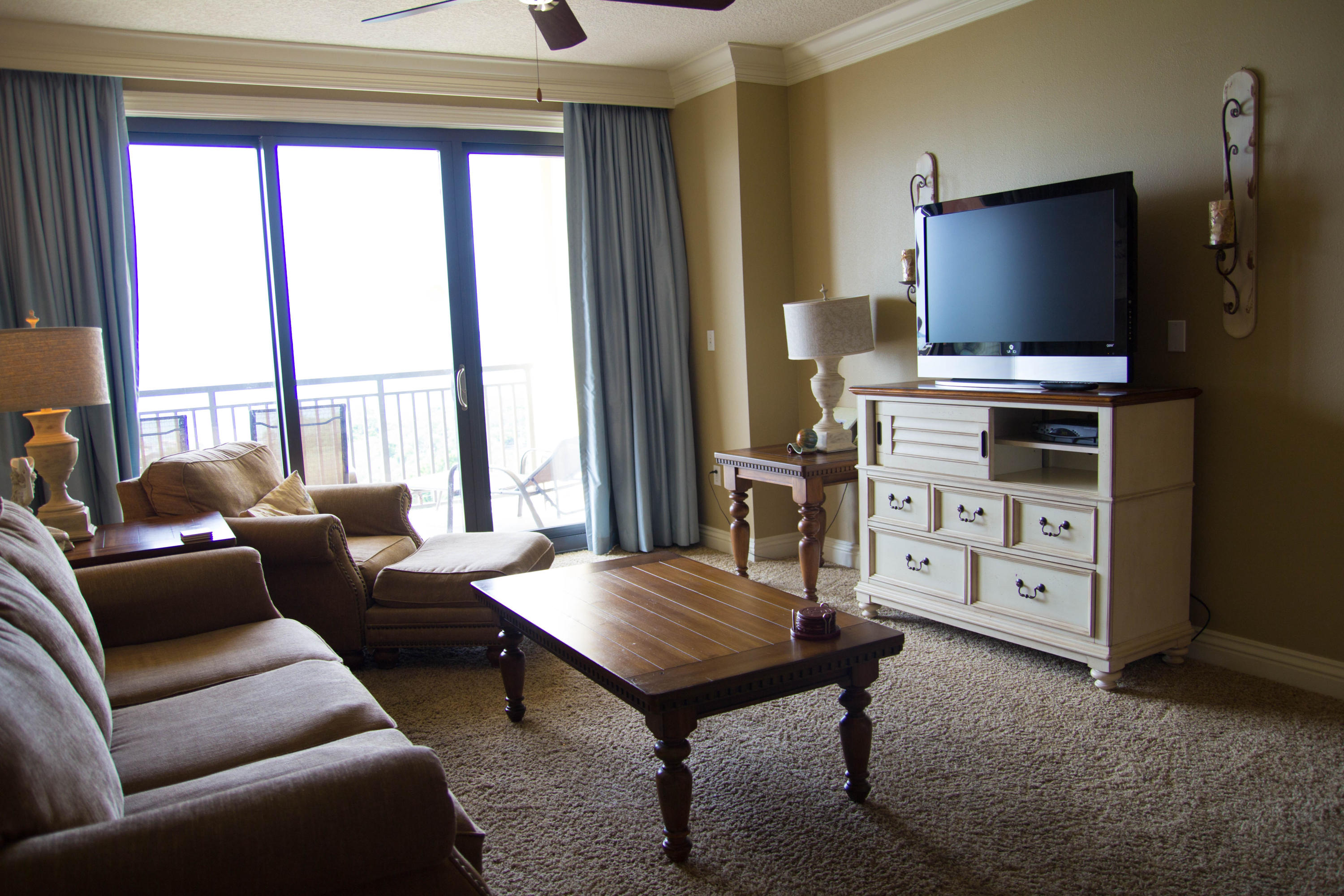 EMERALD GRANDE - Residential