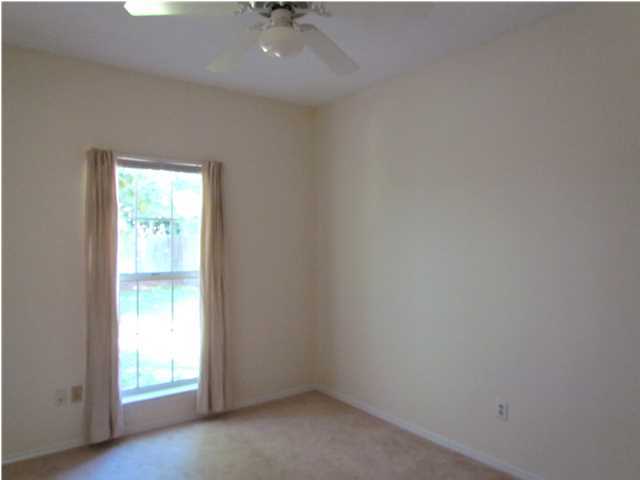 PARKWOOD SQUARE PH 1 - Residential Lease