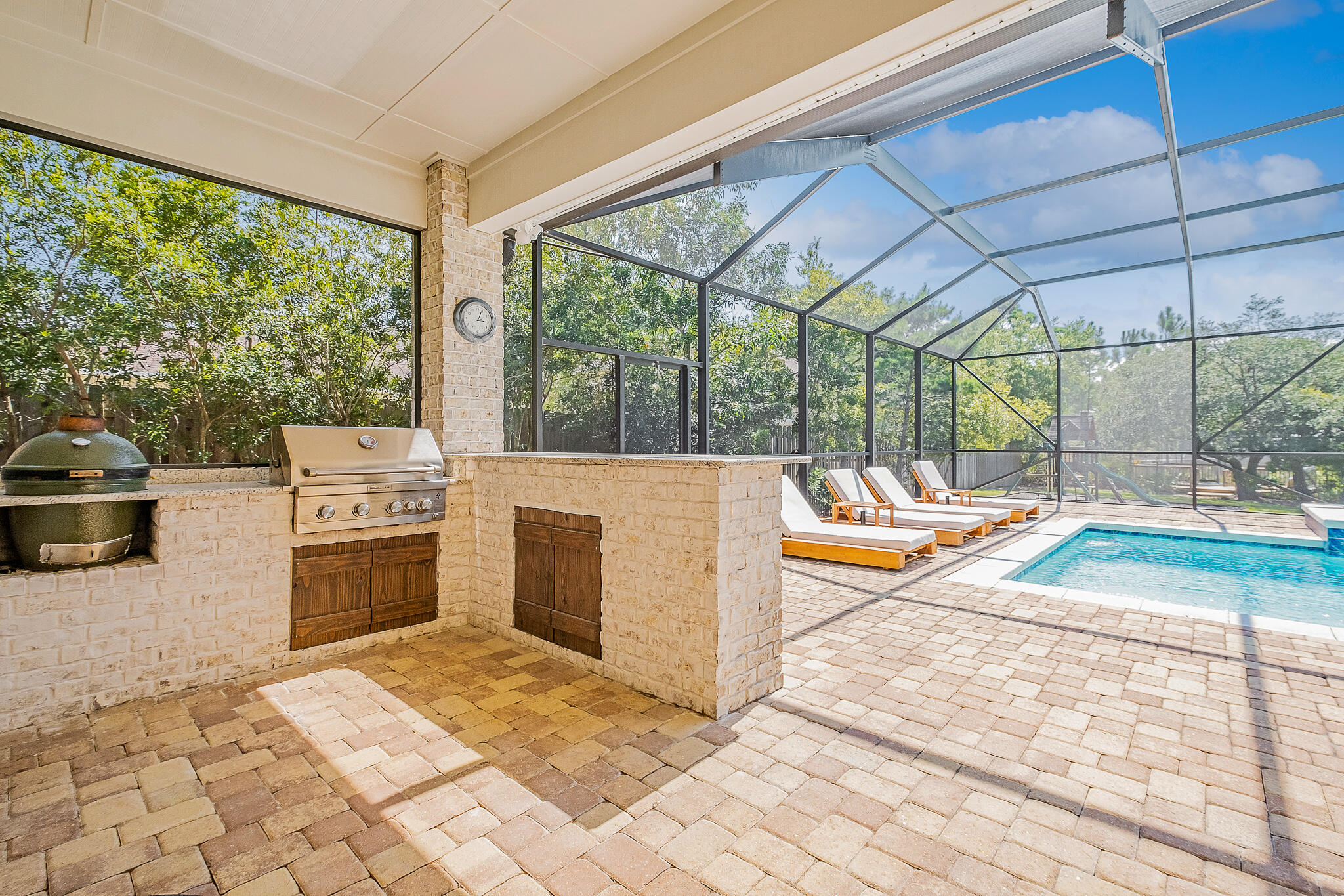 RIVER BEND - Residential