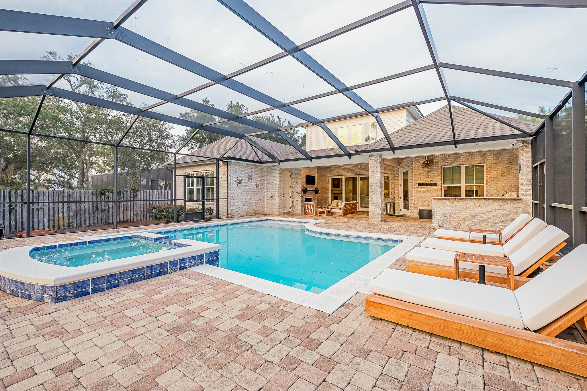 RIVER BEND - Residential