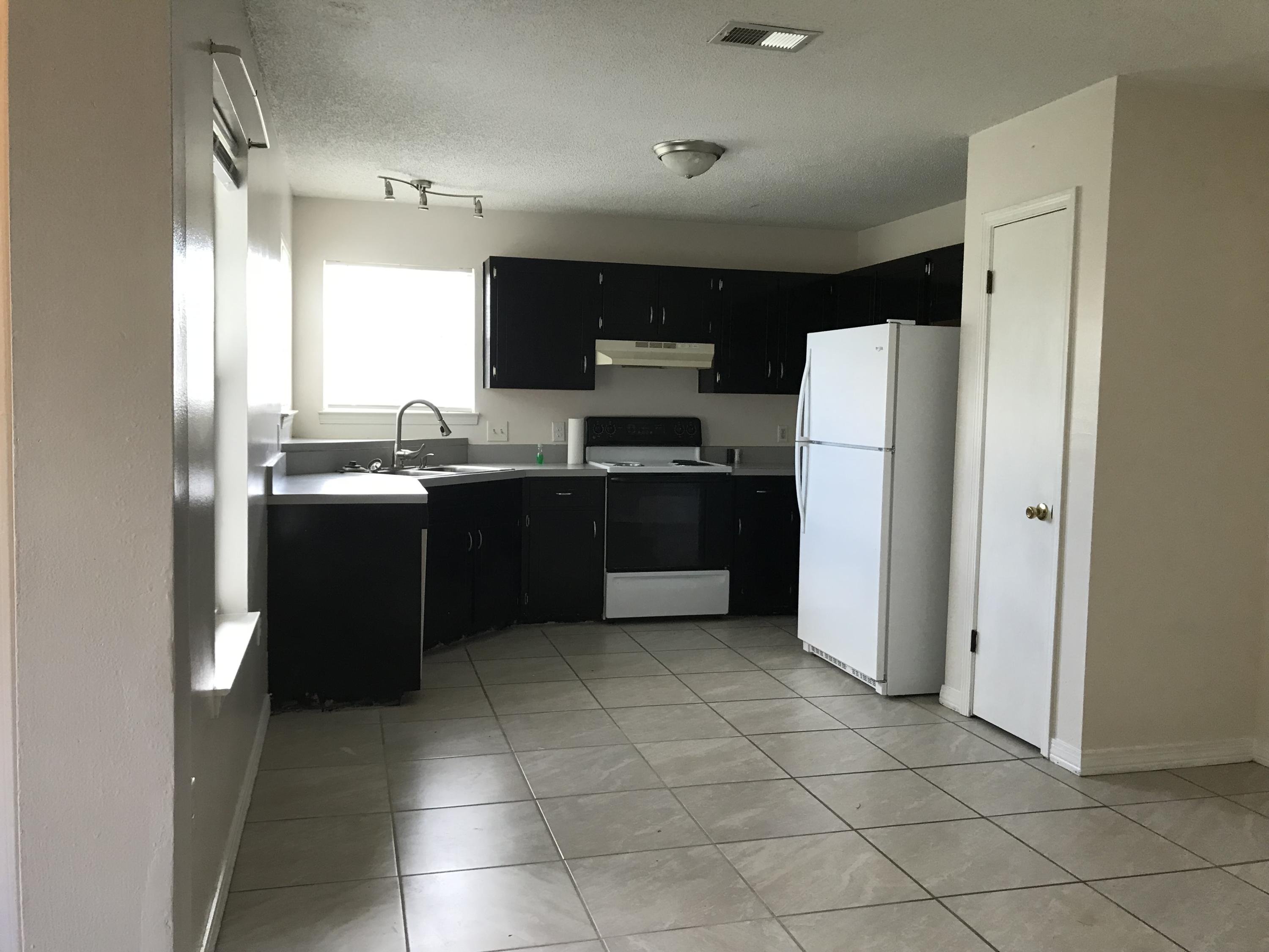 SOUTHWAY ESTATES 2ND ADDN - Residential Lease