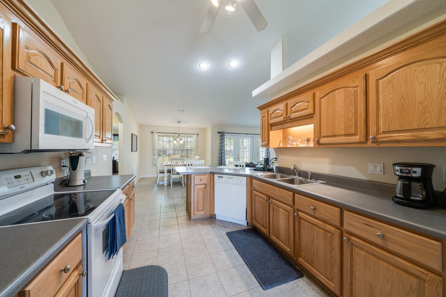 HOLLEY BY THE SEA - Residential