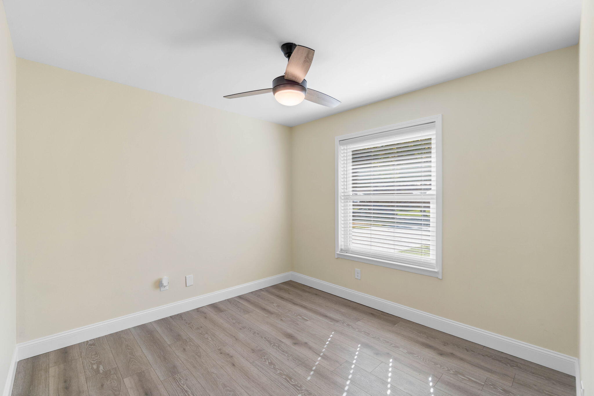 THE NICEVILLE PINES LOT 20 BLK 1 - Residential