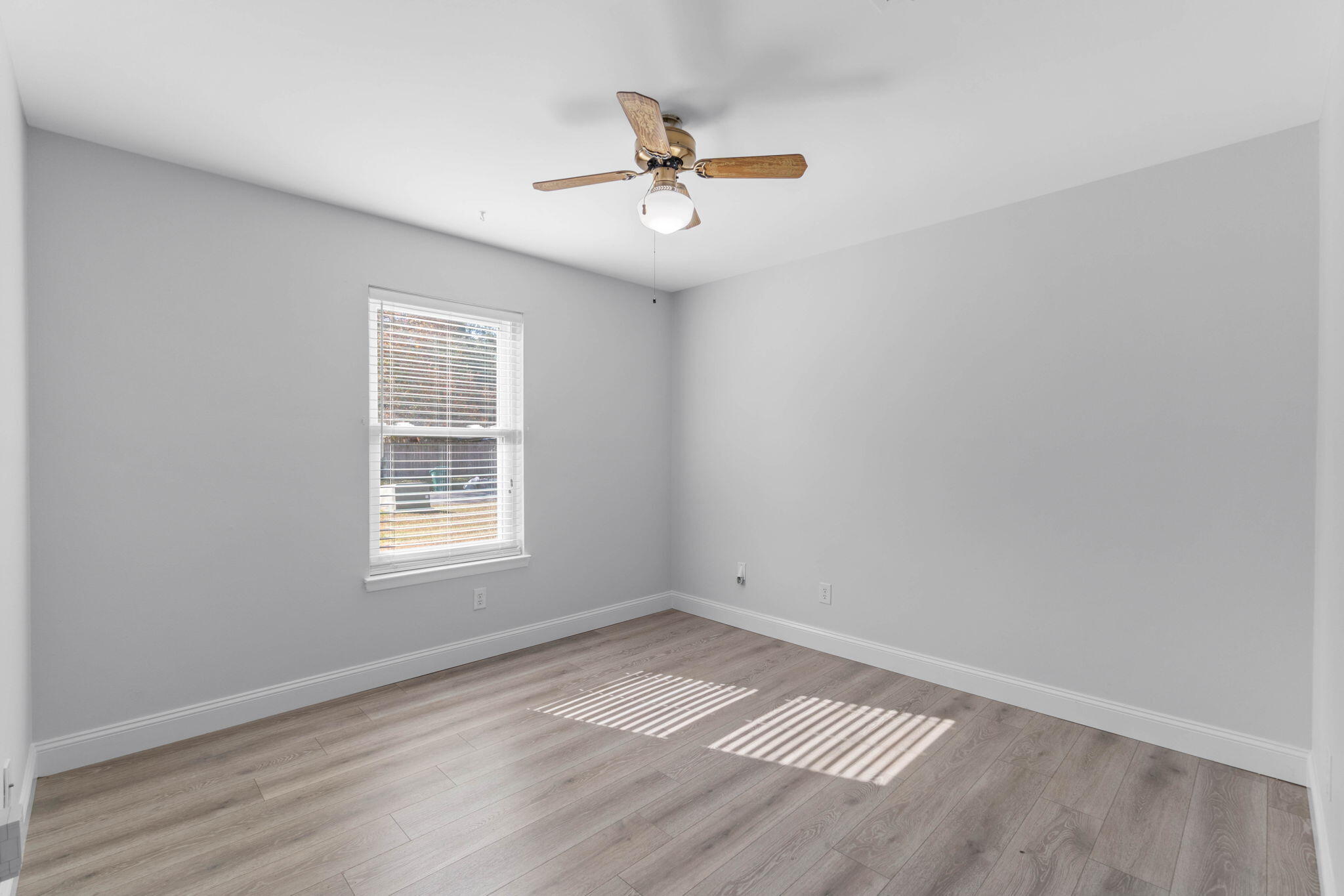 THE NICEVILLE PINES LOT 20 BLK 1 - Residential