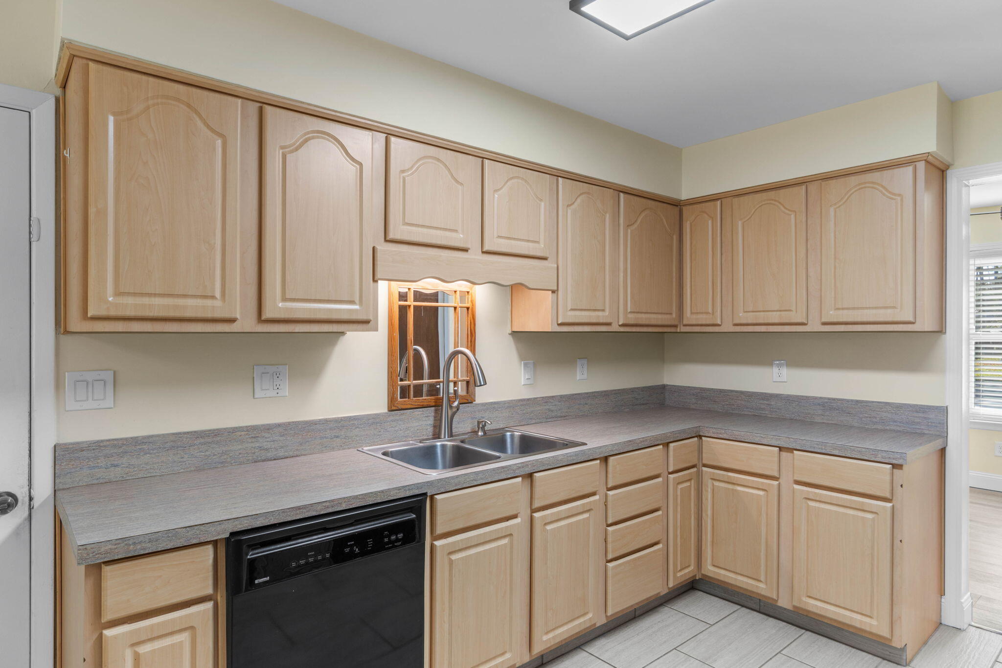 THE NICEVILLE PINES LOT 20 BLK 1 - Residential