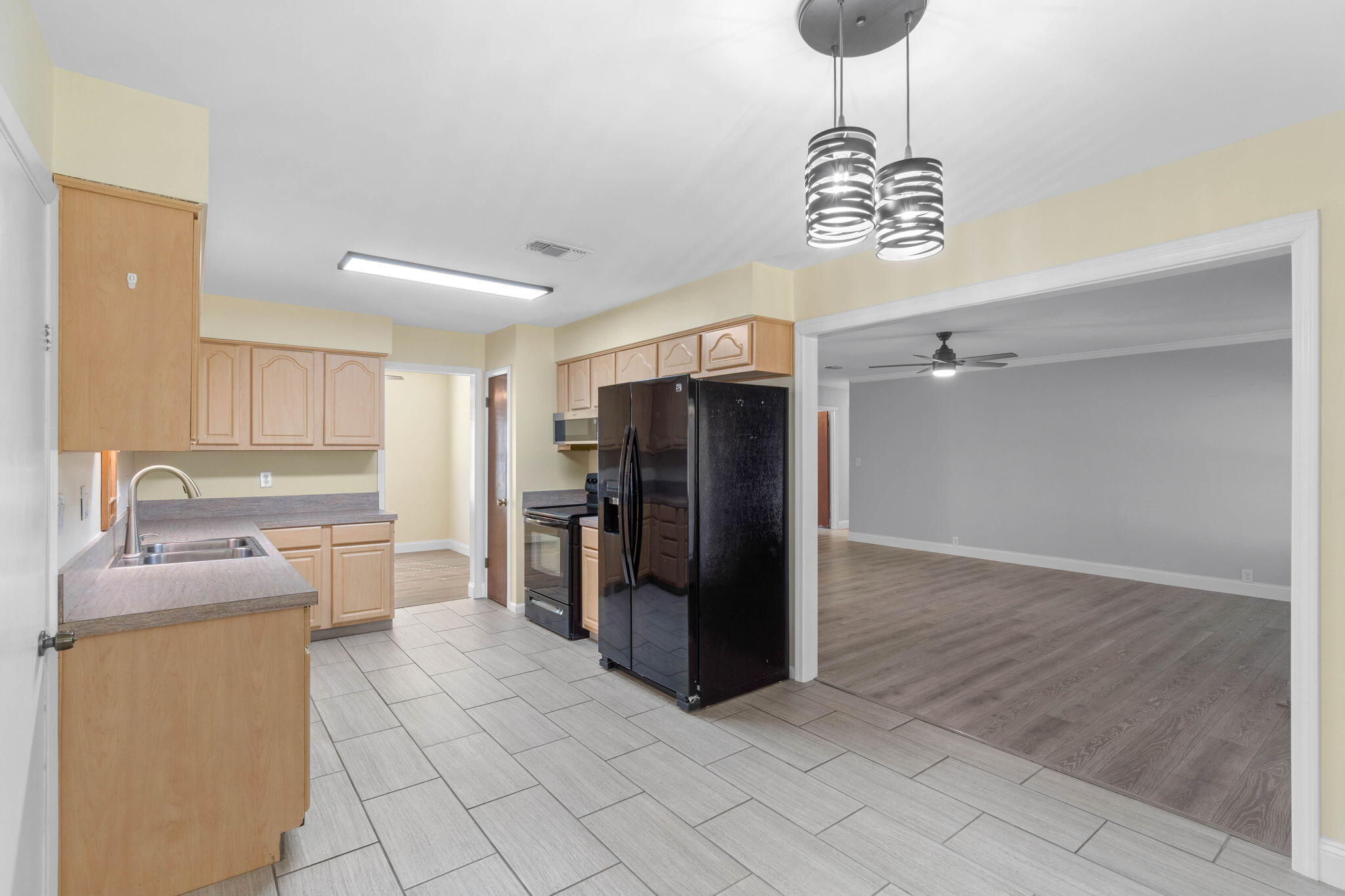 THE NICEVILLE PINES LOT 20 BLK 1 - Residential