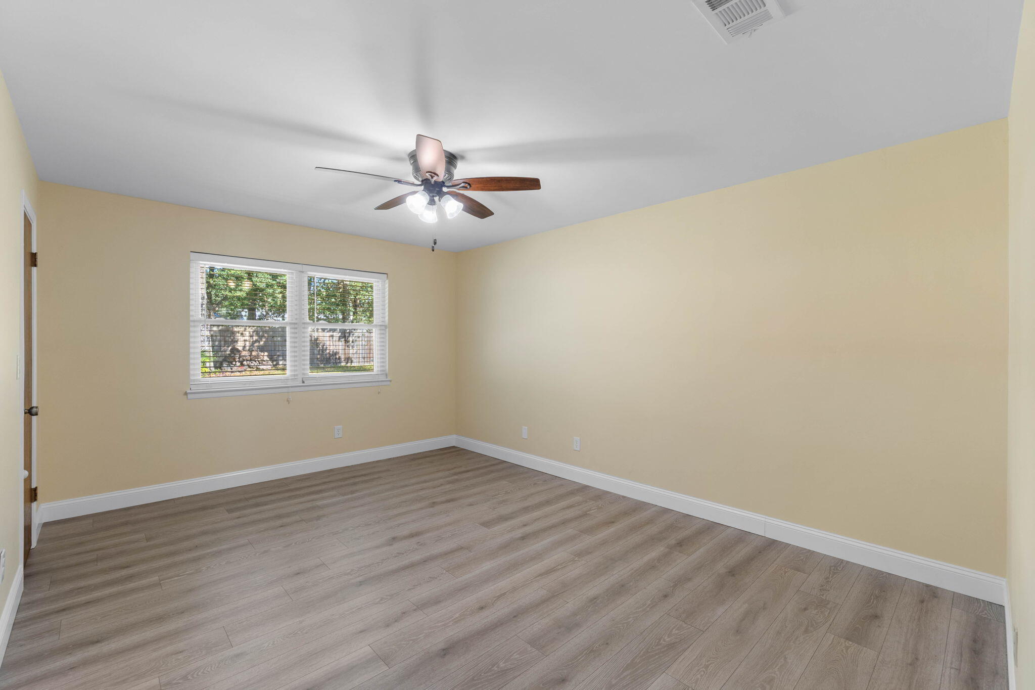 THE NICEVILLE PINES LOT 20 BLK 1 - Residential