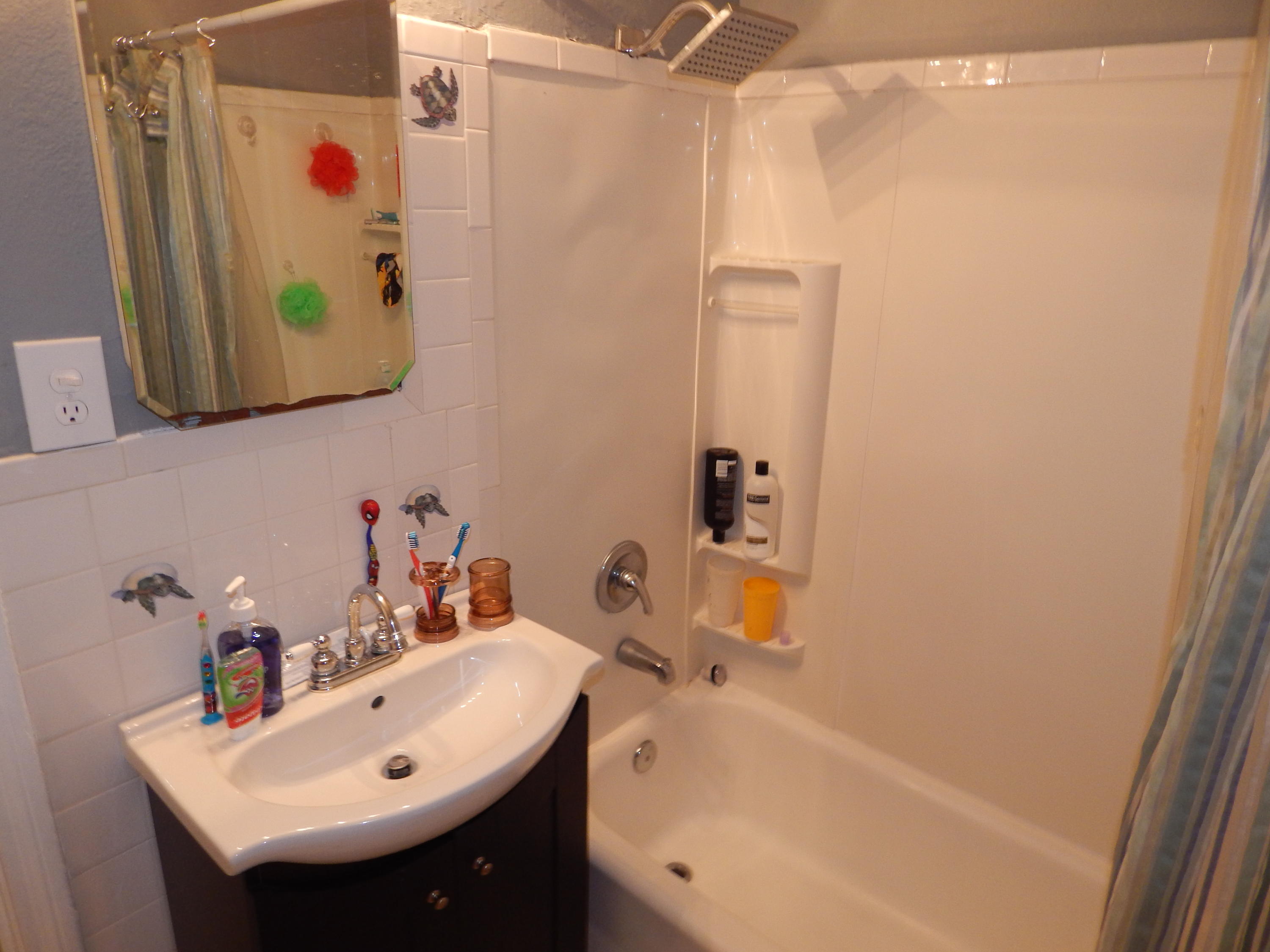 ELLIOTTS POINT 7TH ADDN - Residential