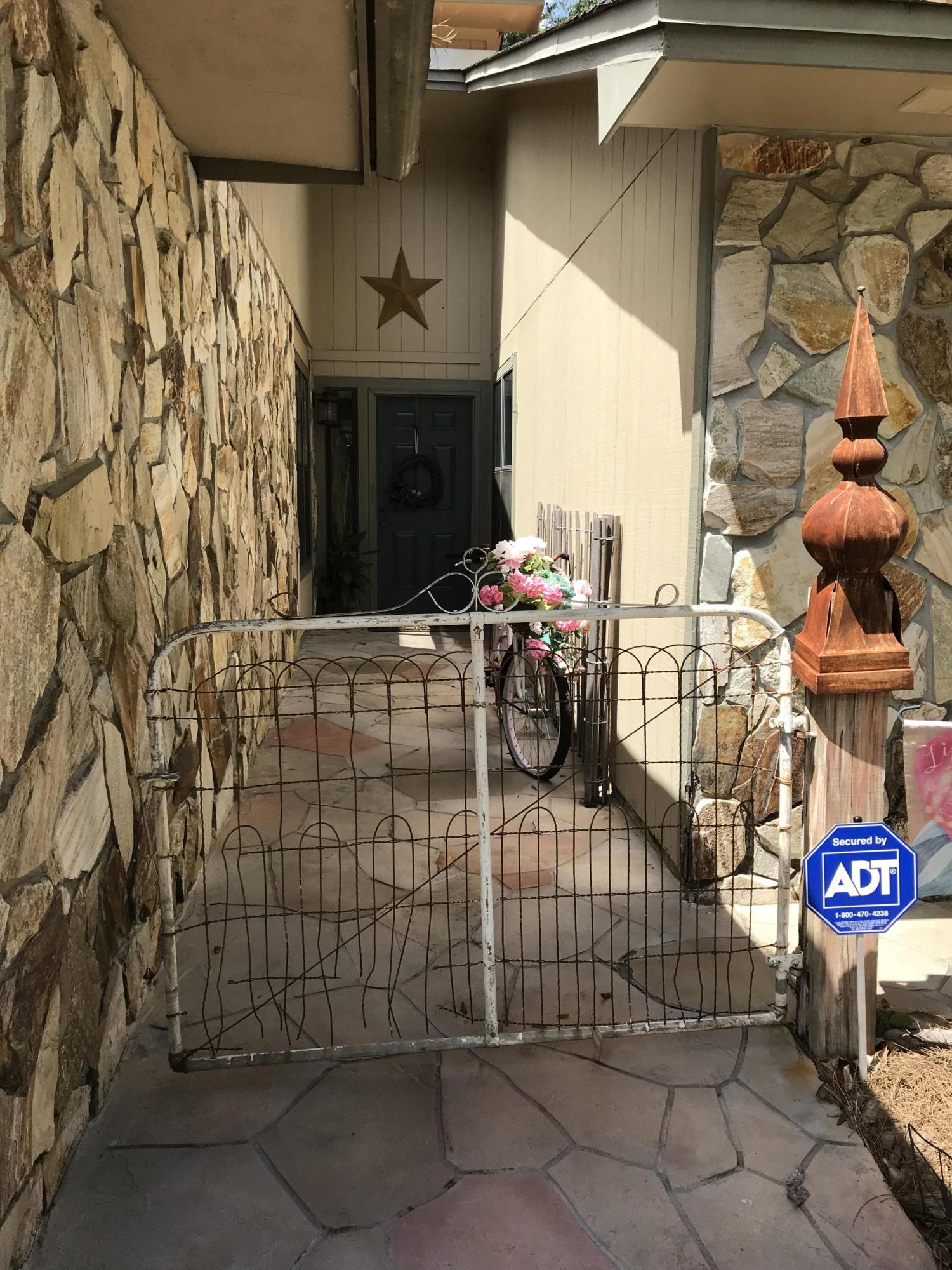 PINEWOOD ESTATES 2 - Residential