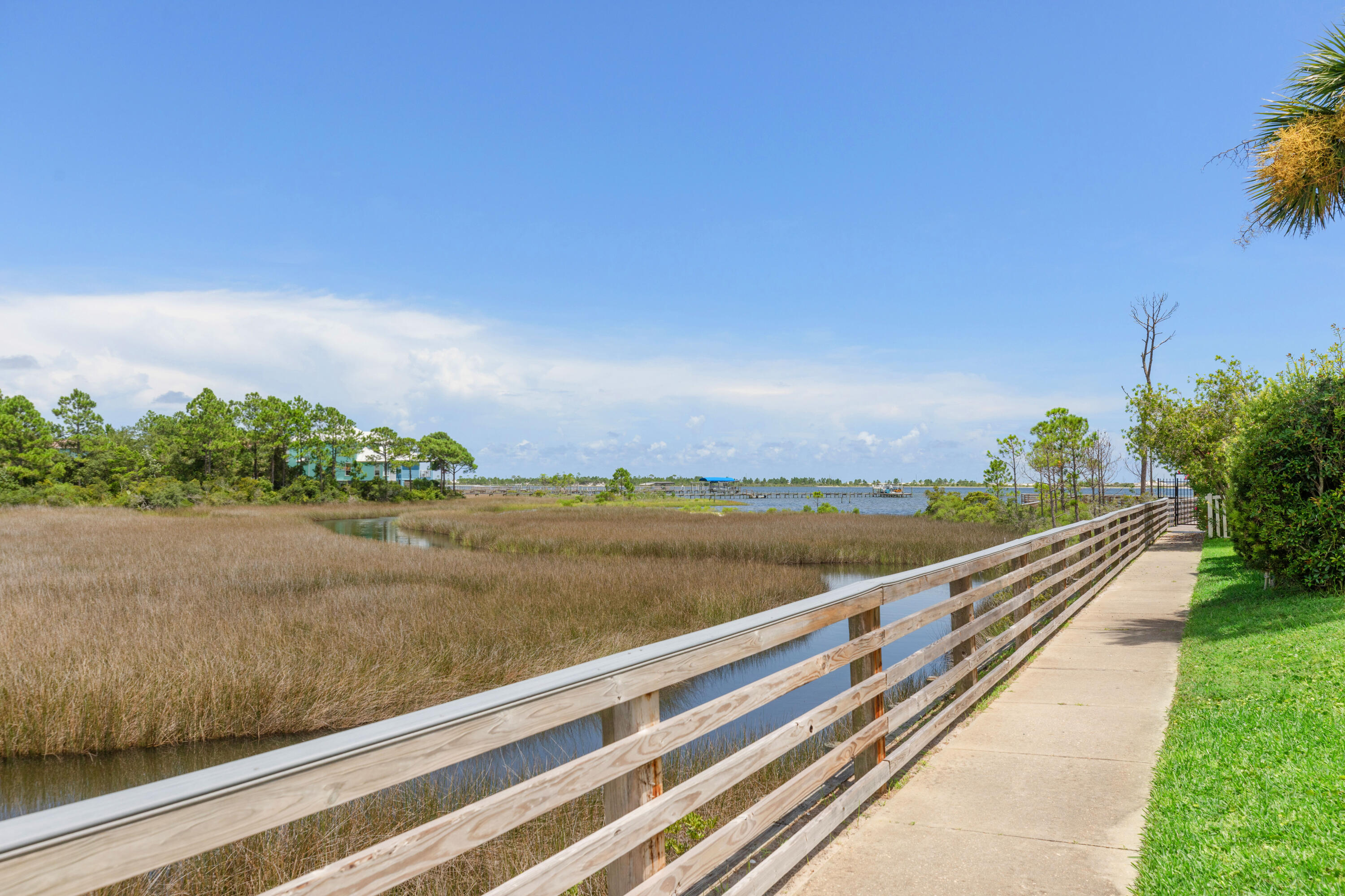 MARSH HARBOR - Residential
