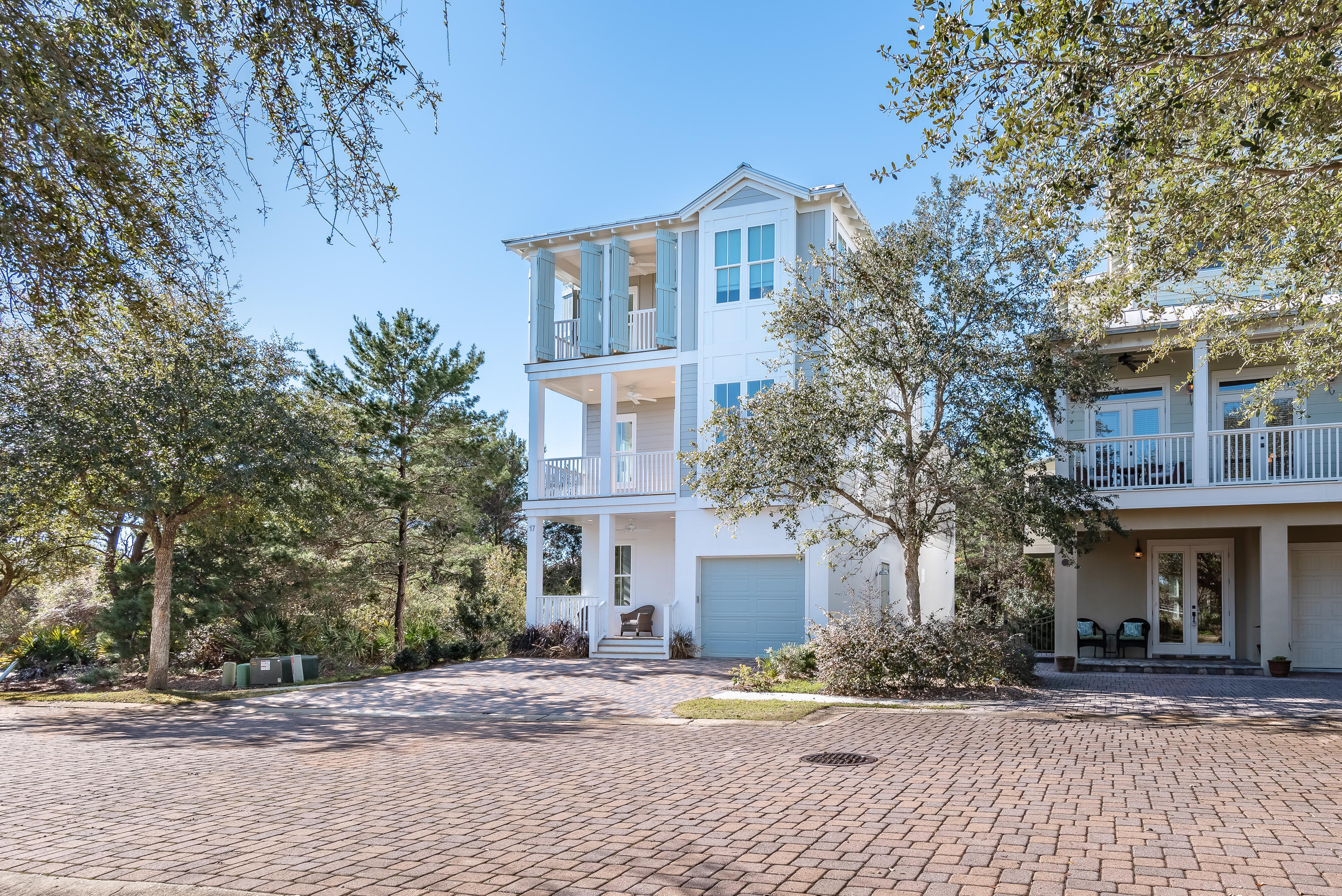 POMPANO PLACE - Residential