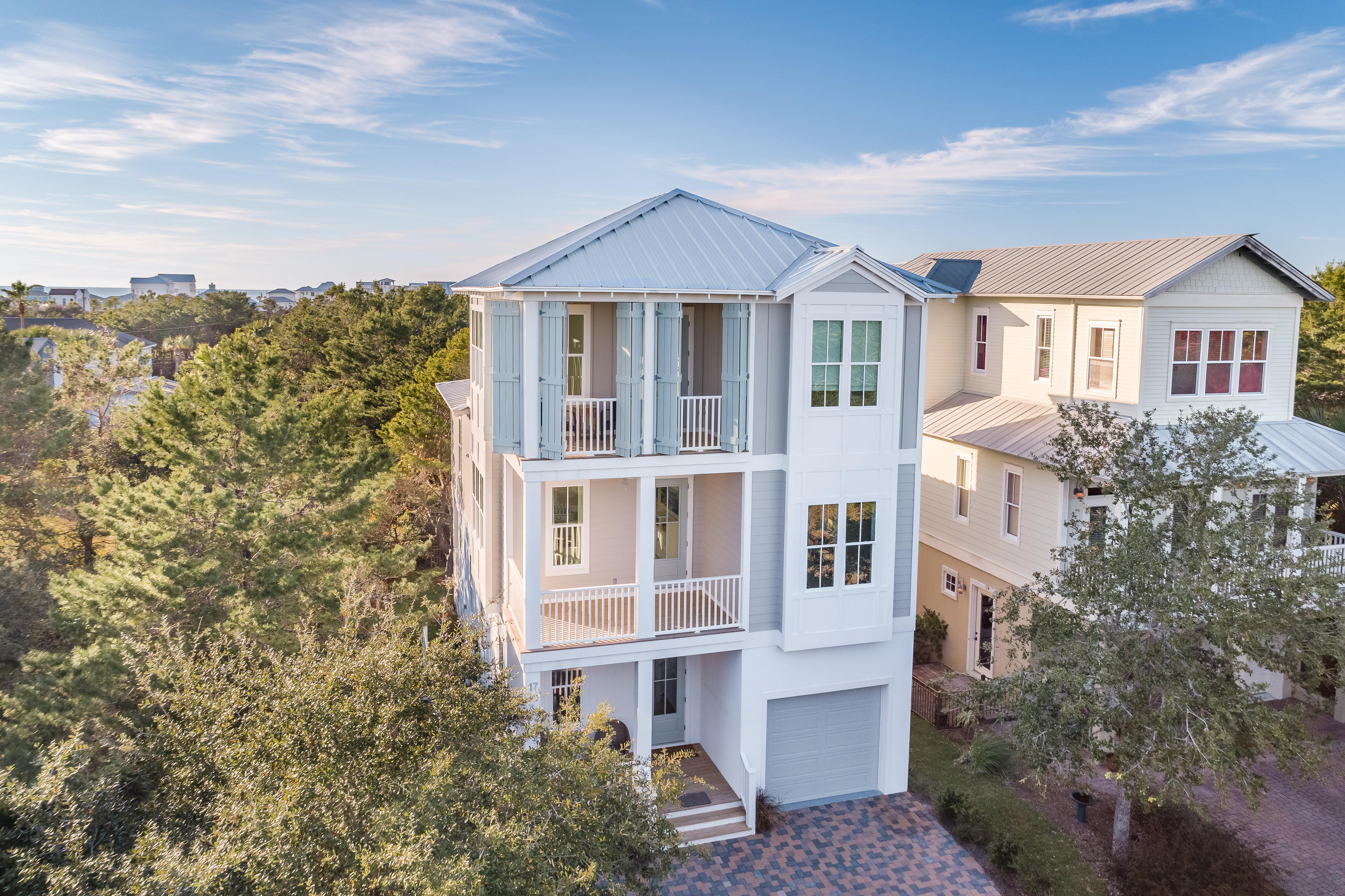 POMPANO PLACE - Residential