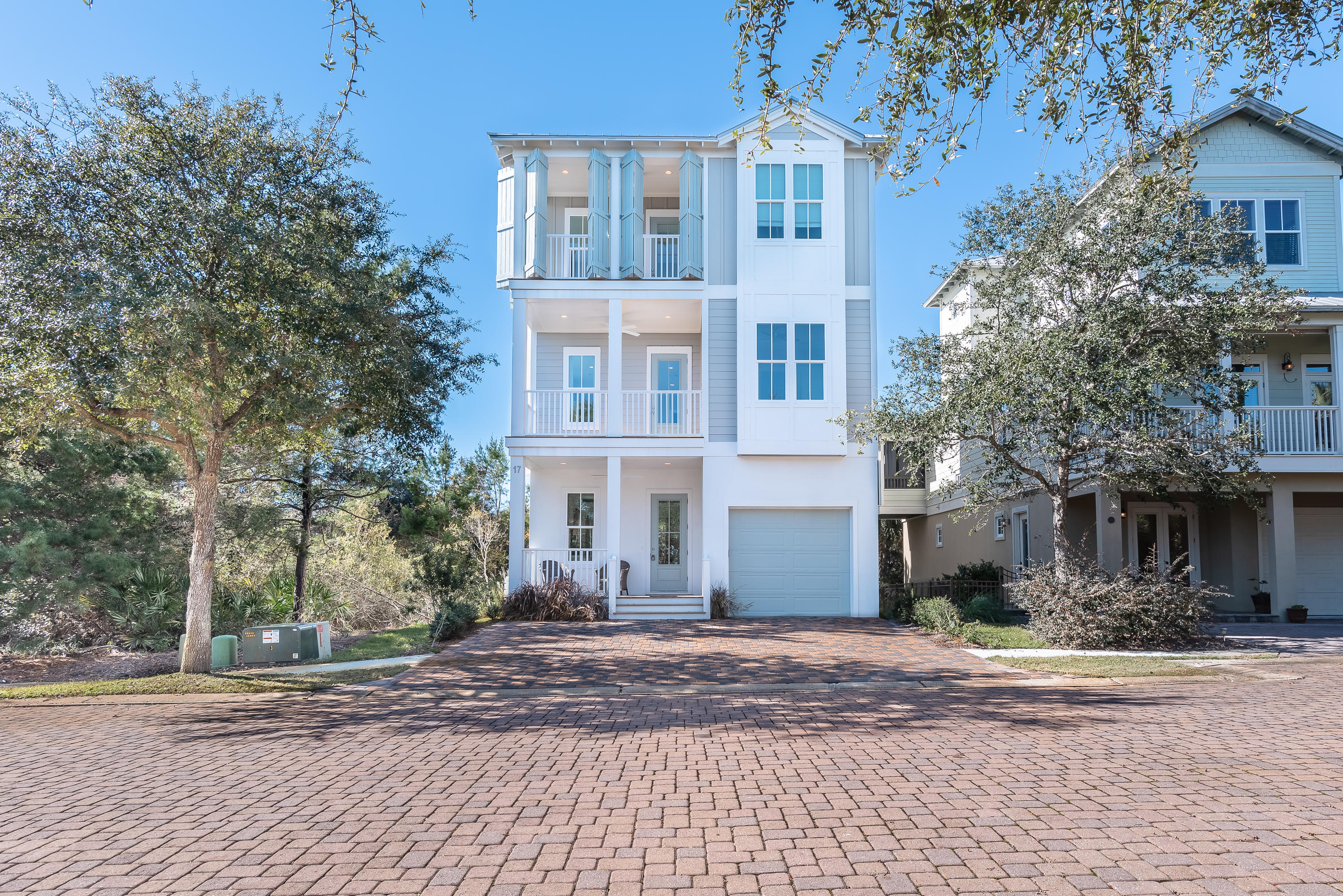 POMPANO PLACE - Residential