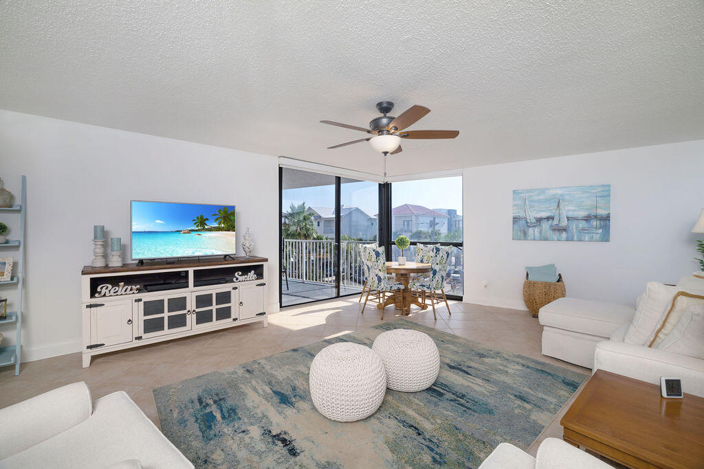 MAINSAIL CONDO PH 4 - Residential