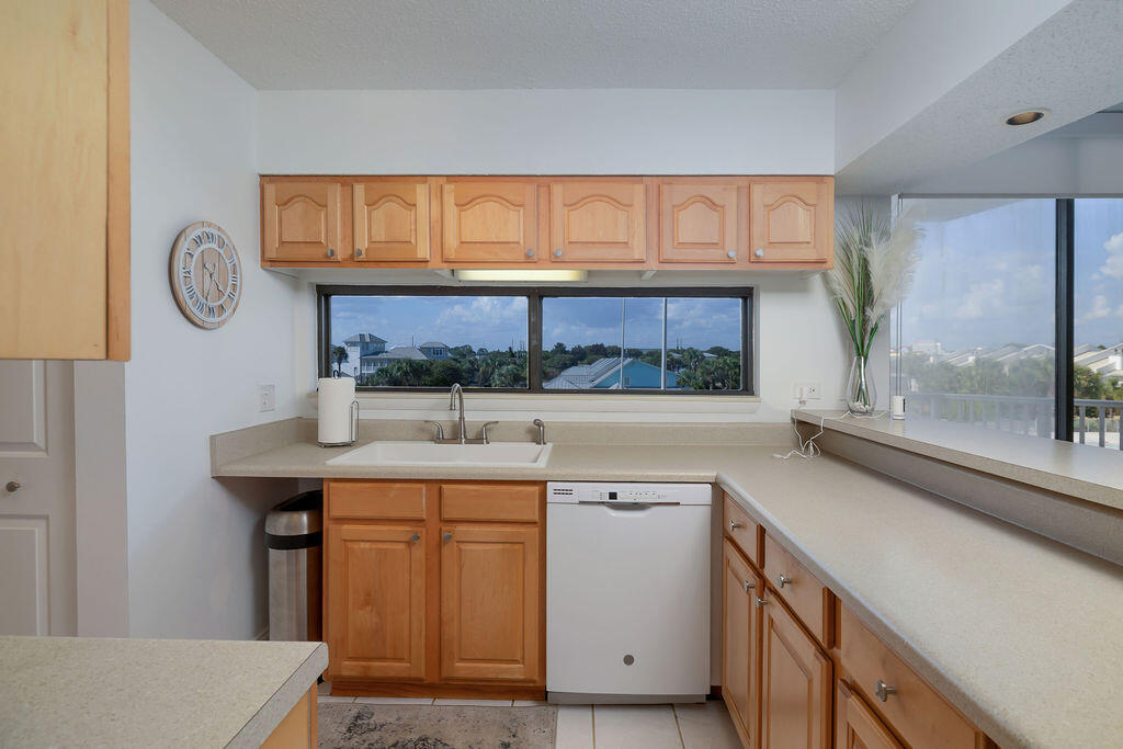 MAINSAIL CONDO PH 4 - Residential