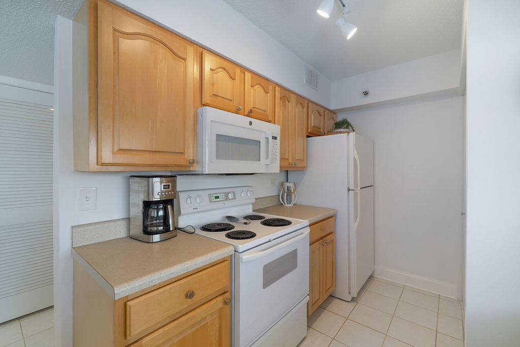 MAINSAIL CONDO PH 4 - Residential