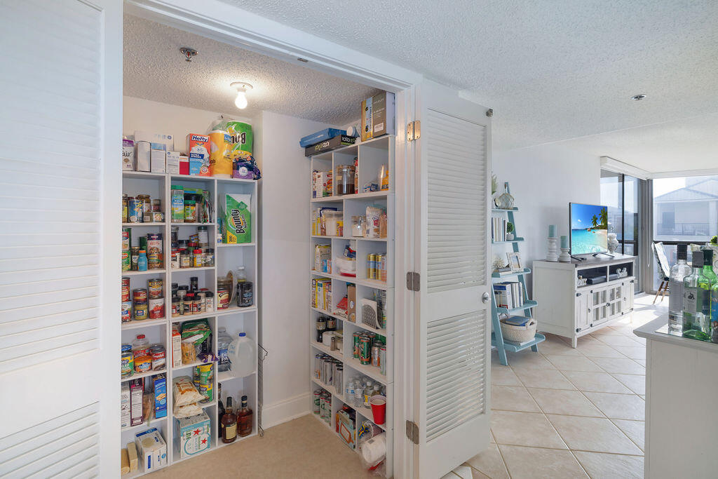 MAINSAIL CONDO PH 4 - Residential