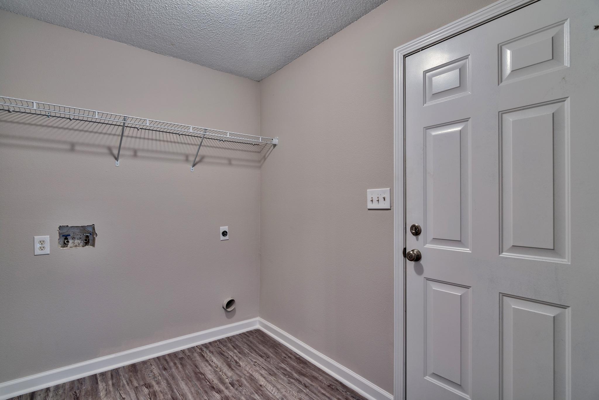 HAMPTON RIDGE ESTATES - Residential