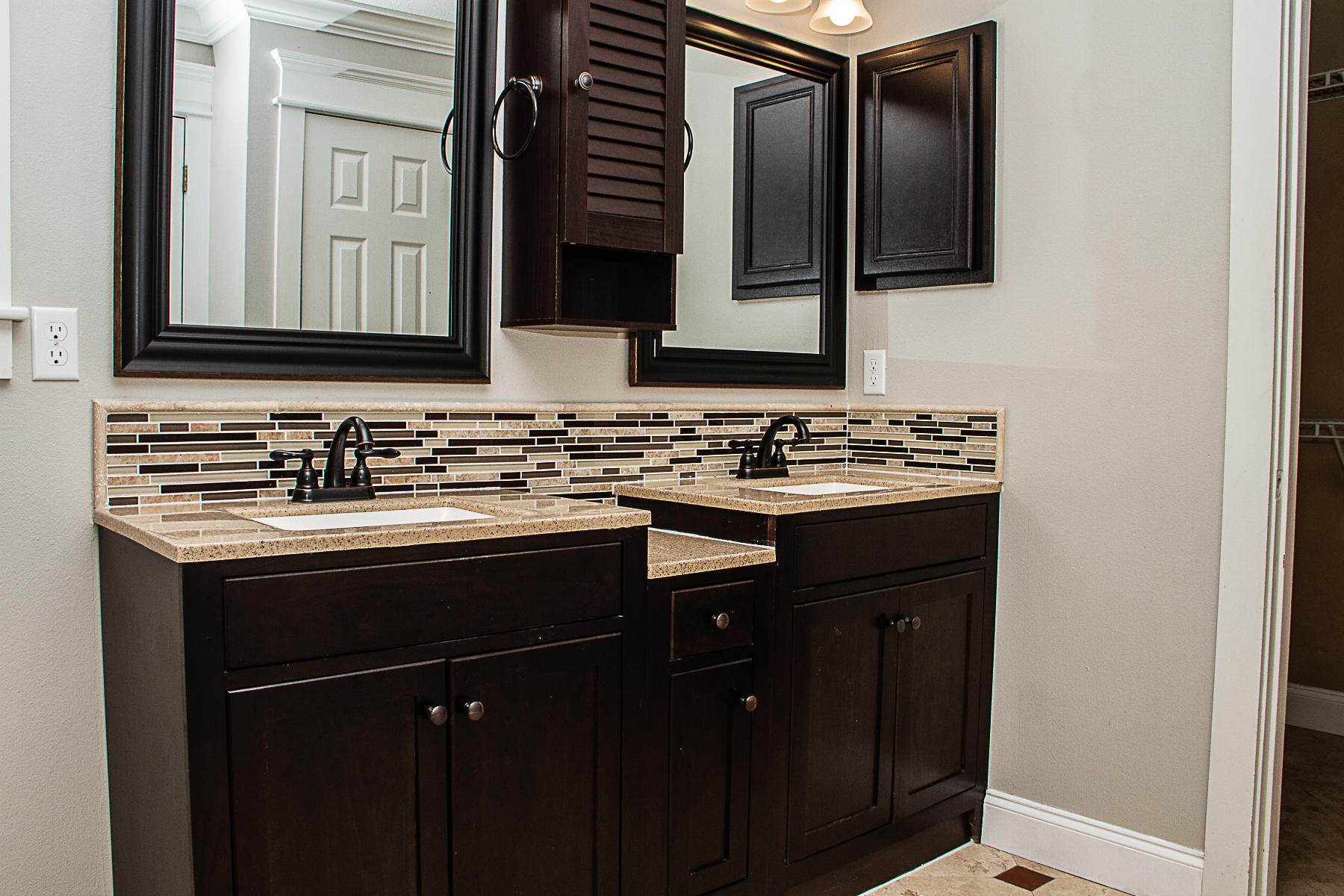 TWIN LAKES ESTATES - Residential Lease