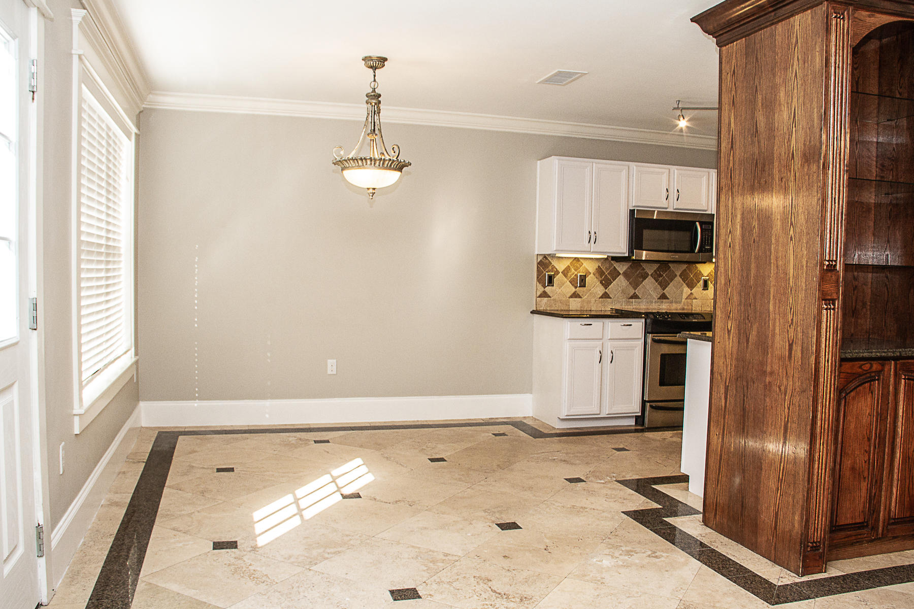 TWIN LAKES ESTATES - Residential Lease