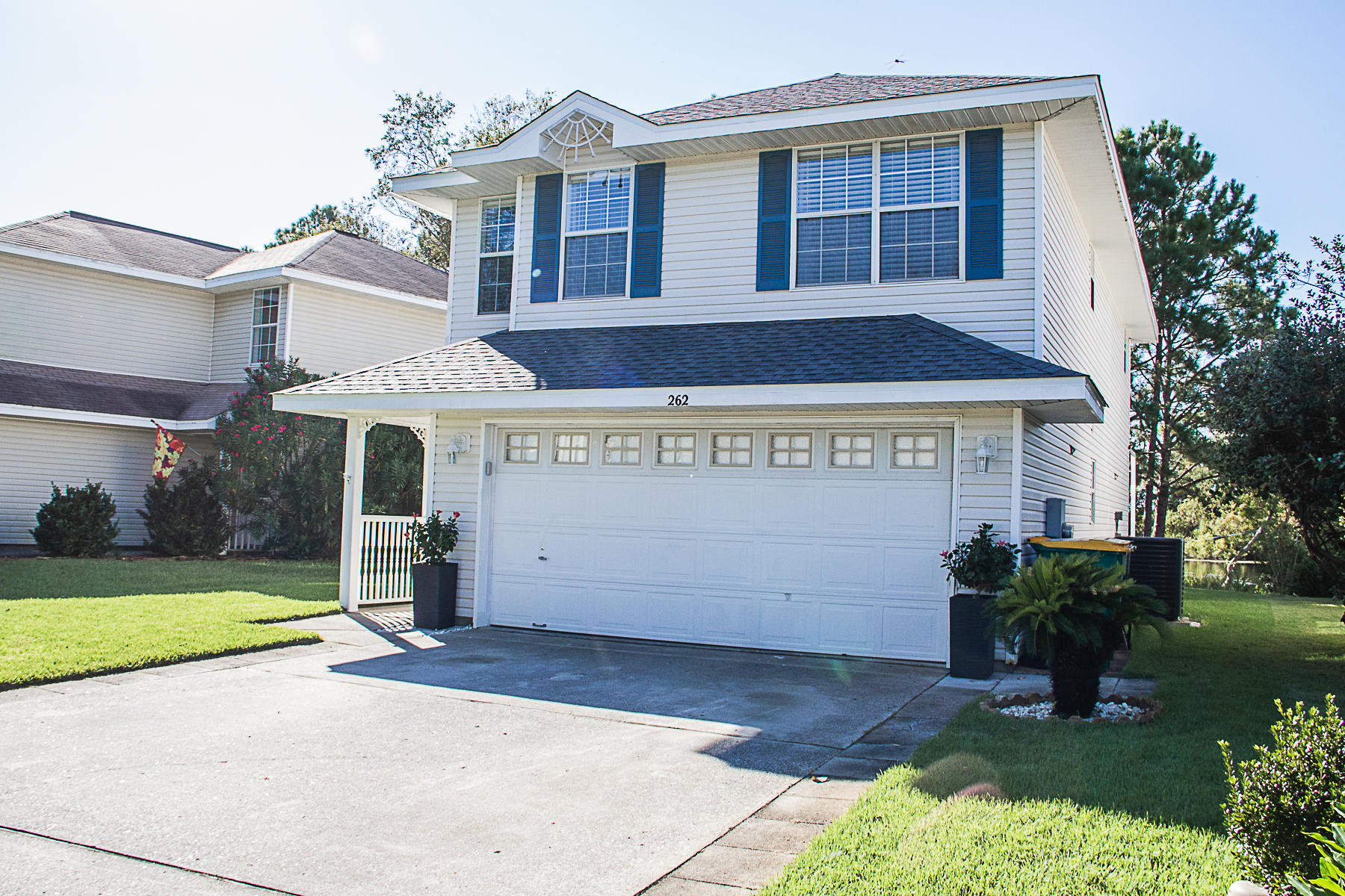 TWIN LAKES ESTATES - Residential Lease