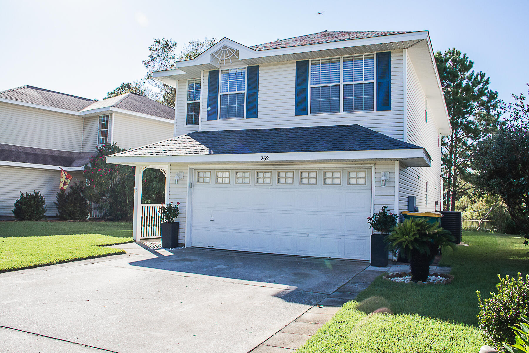 TWIN LAKES ESTATES - Residential Lease