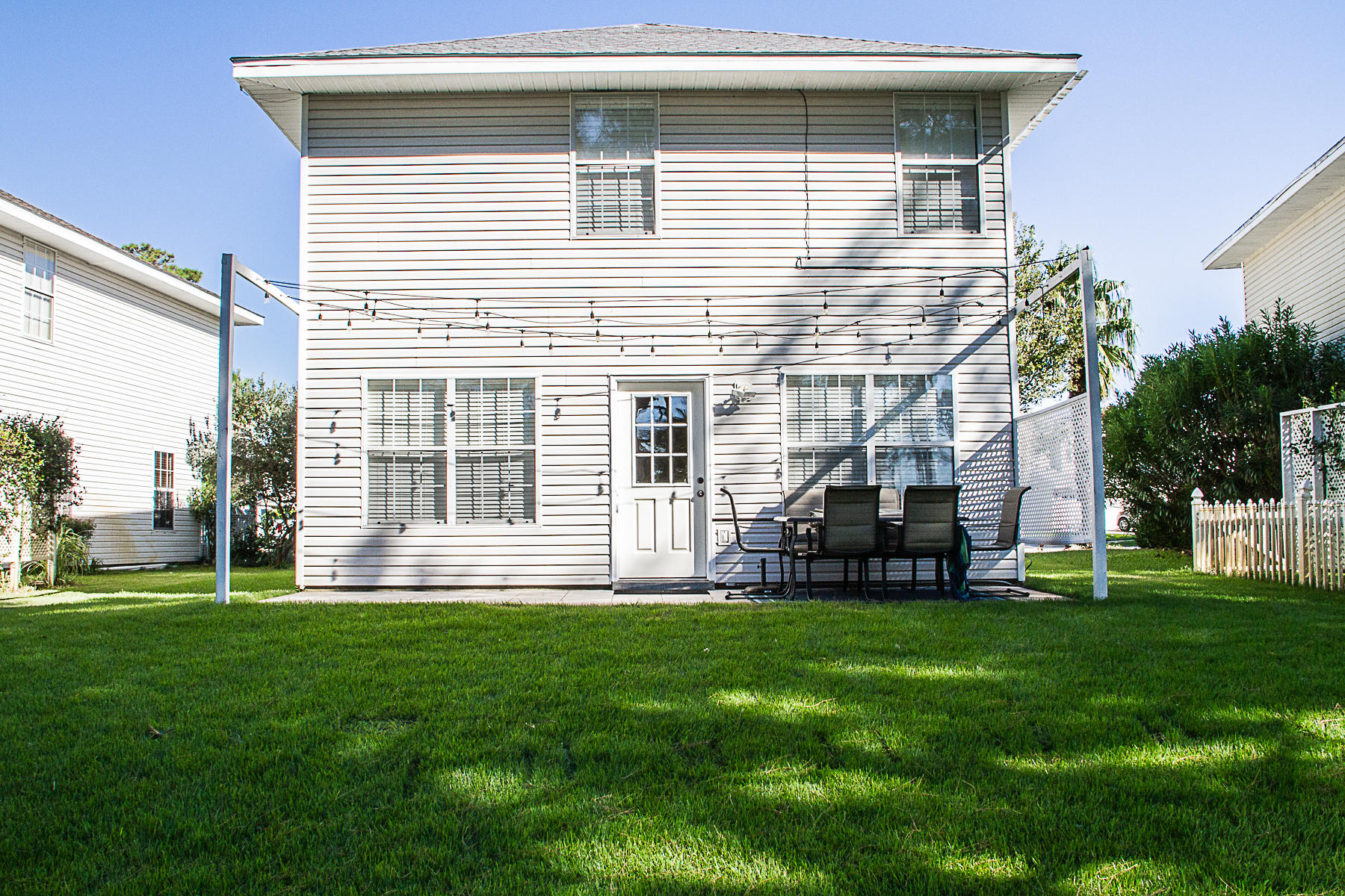 TWIN LAKES ESTATES - Residential Lease