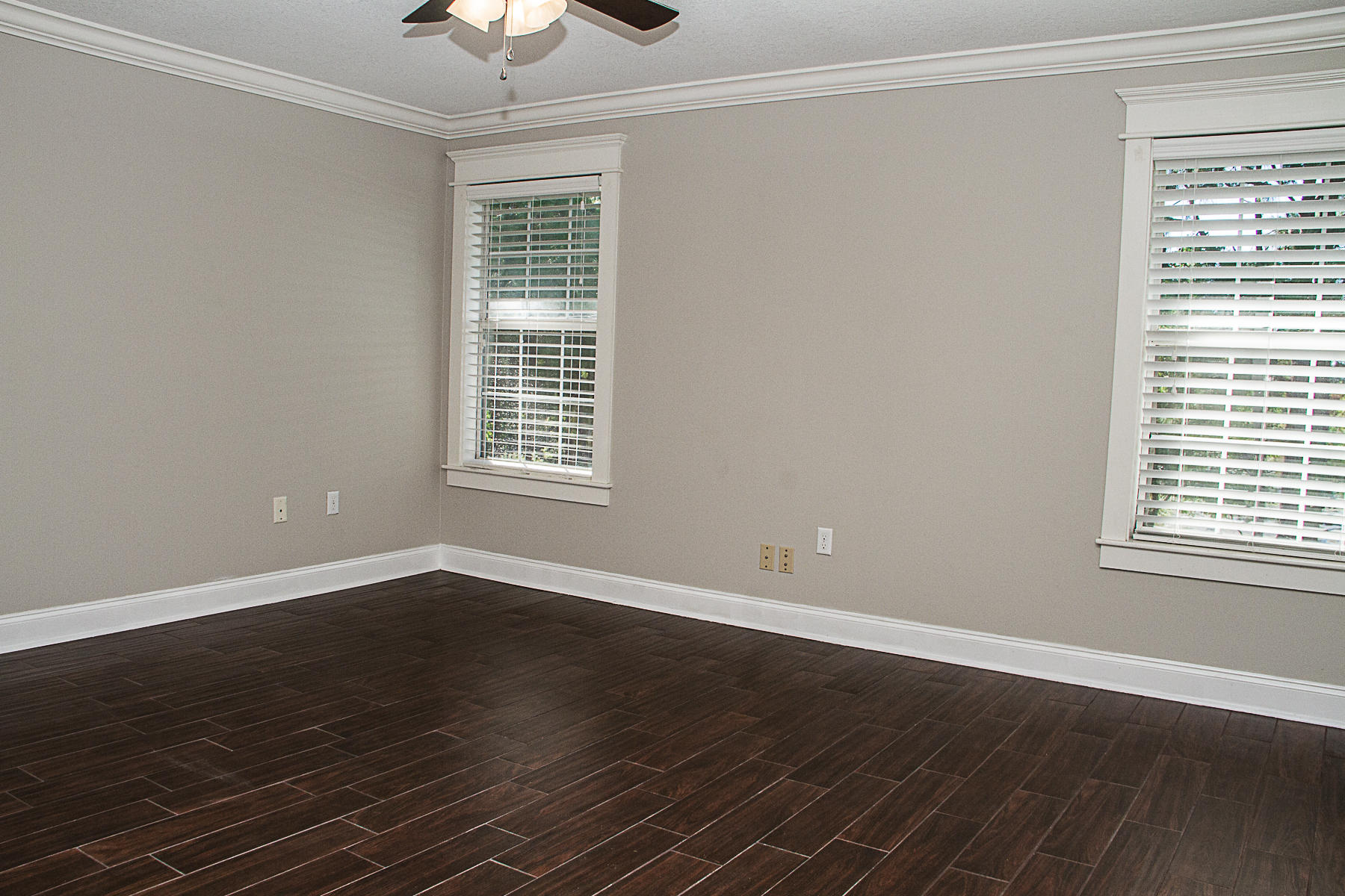 TWIN LAKES ESTATES - Residential Lease