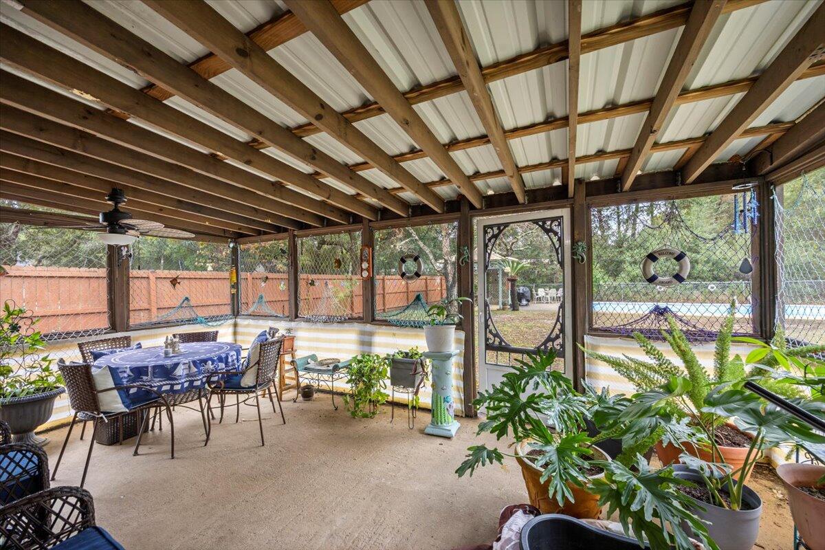 ROBLEDAL ESTATES - Residential