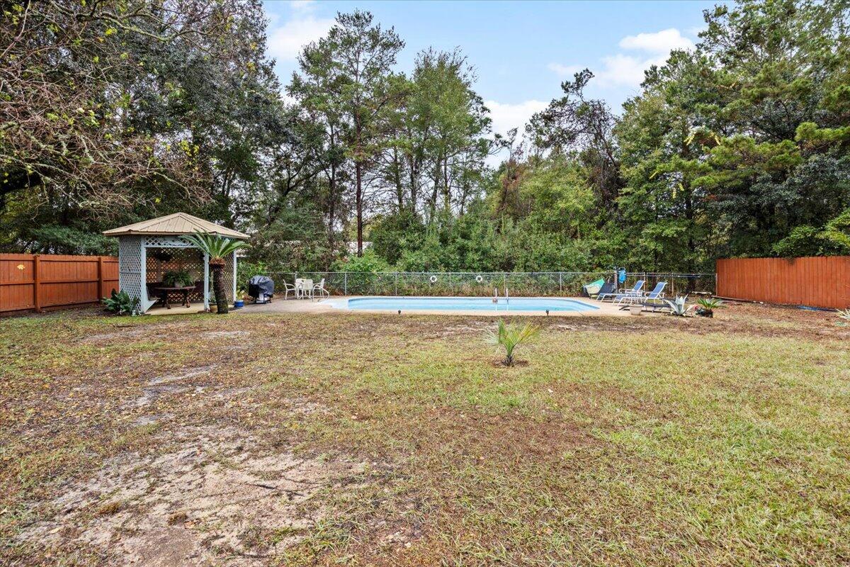 ROBLEDAL ESTATES - Residential