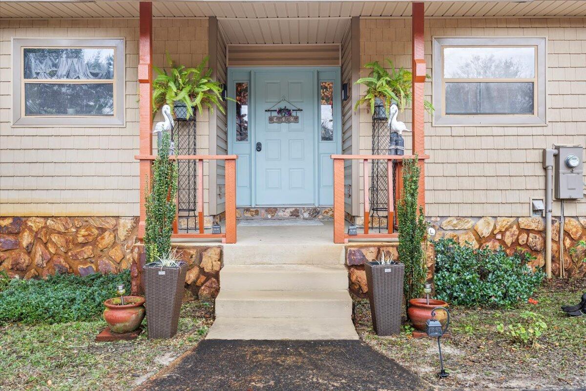 ROBLEDAL ESTATES - Residential