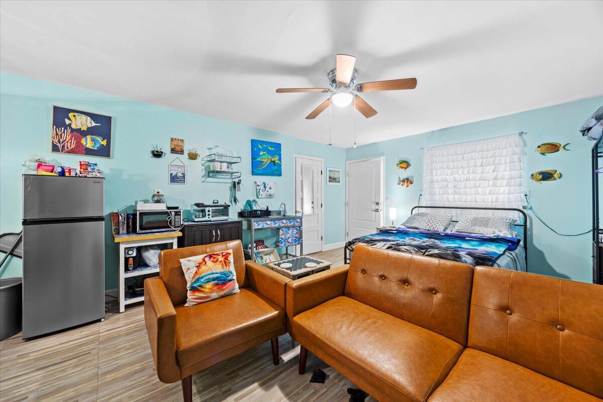 ROBLEDAL ESTATES - Residential