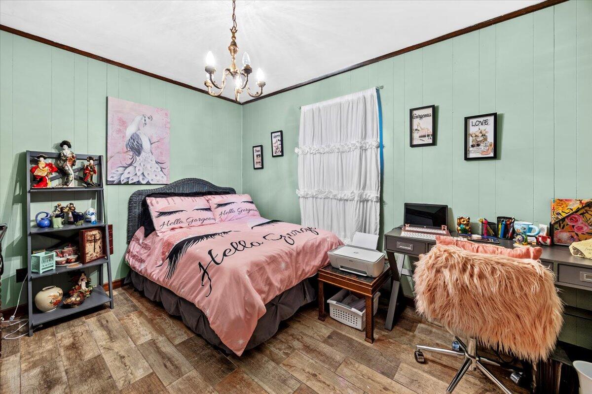 ROBLEDAL ESTATES - Residential