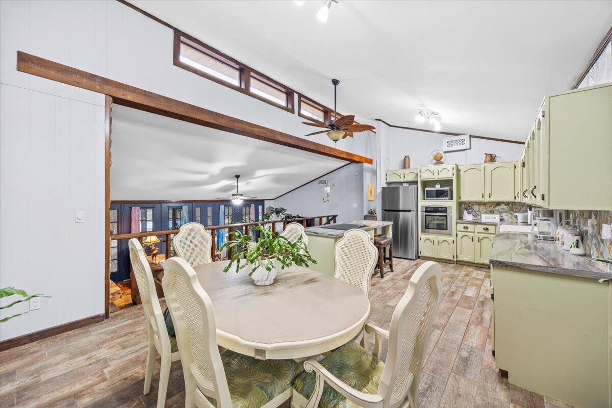 ROBLEDAL ESTATES - Residential