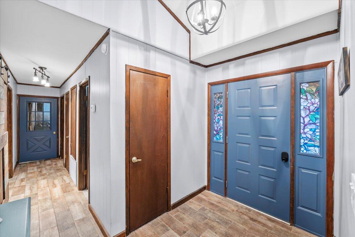 ROBLEDAL ESTATES - Residential