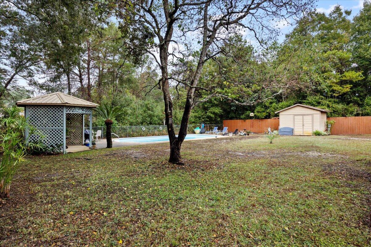 ROBLEDAL ESTATES - Residential